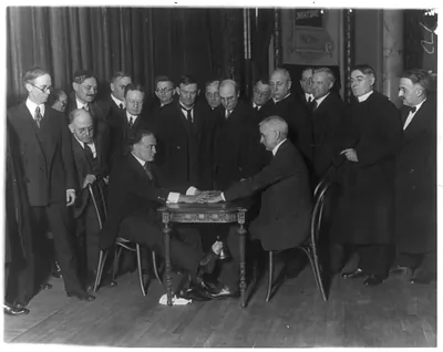 [Houdini exposes psychic fraud]
