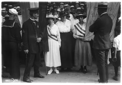 Pickets arrested at White House for woman suffrage demonstration, 1917