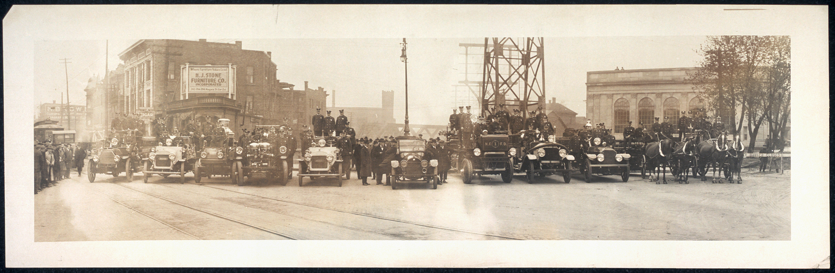 Niagara Falls Fire Department A, New York, 1921 — historic image