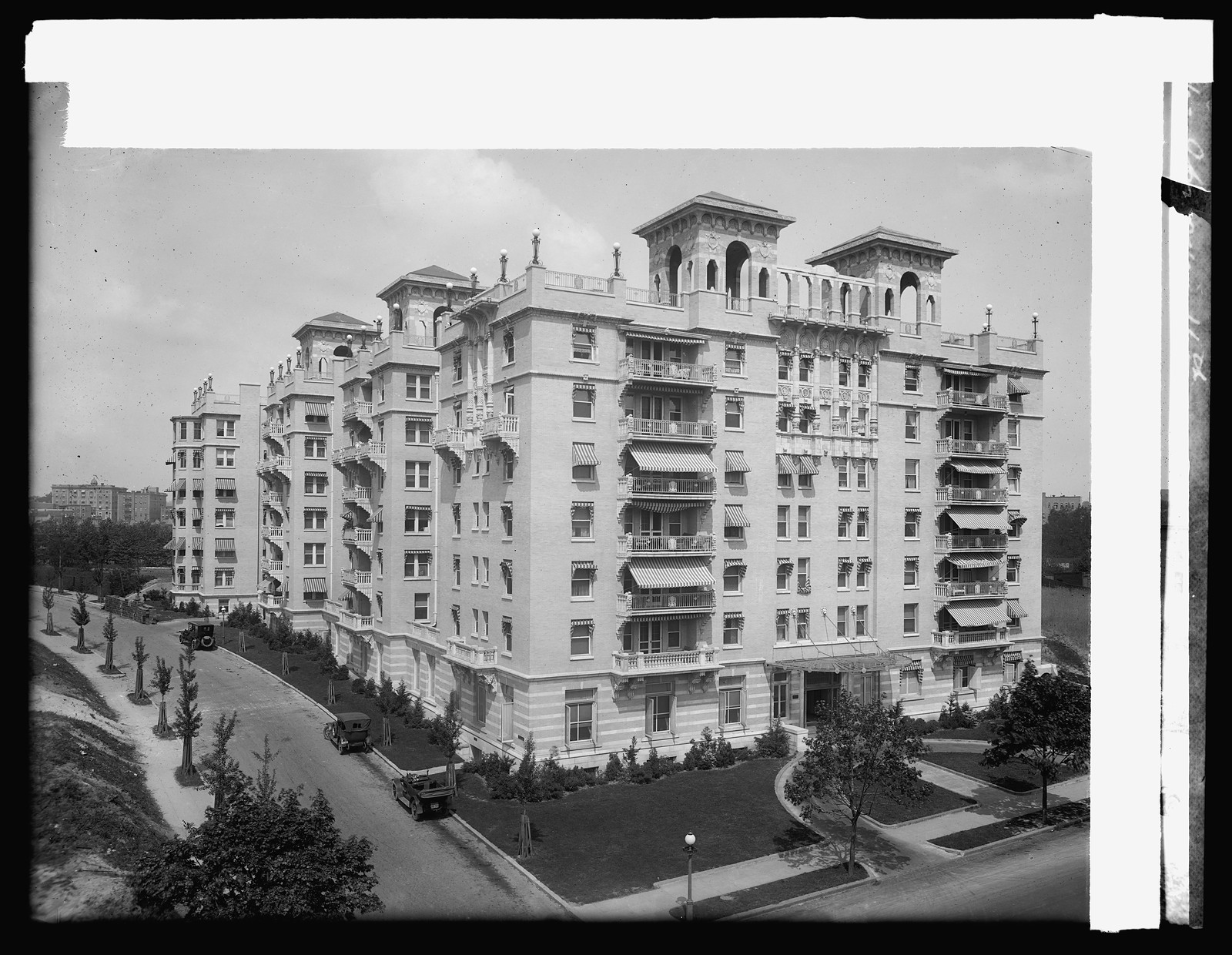 Apt., 2400 16th, [Washington, D.C.], [between 1918 and 1928] — historic photograph