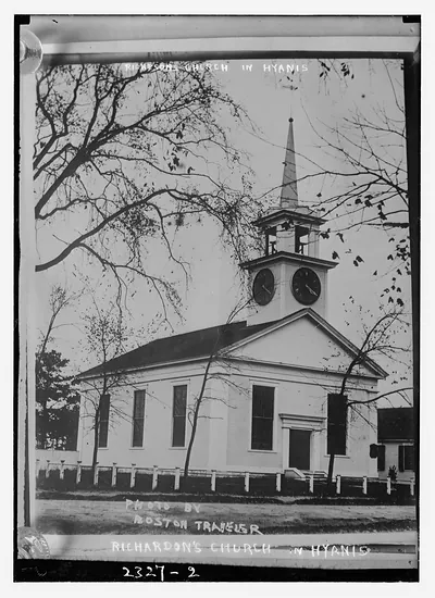 Richesons Church in Hyannis - photo by B.T. / B.T.