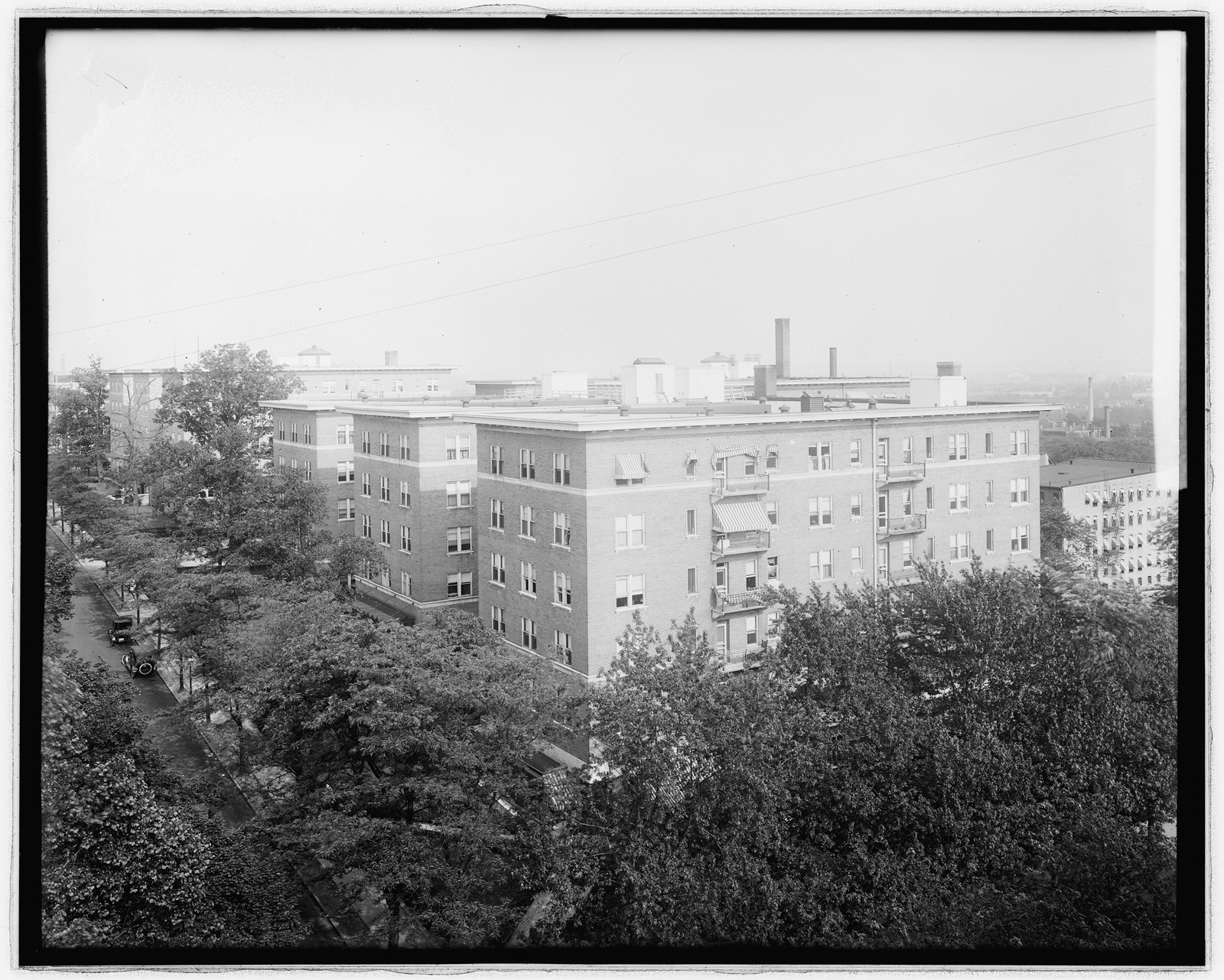 Wardman Courts, [Washington, D.C.], [between 1918 and 1928] — historic photograph