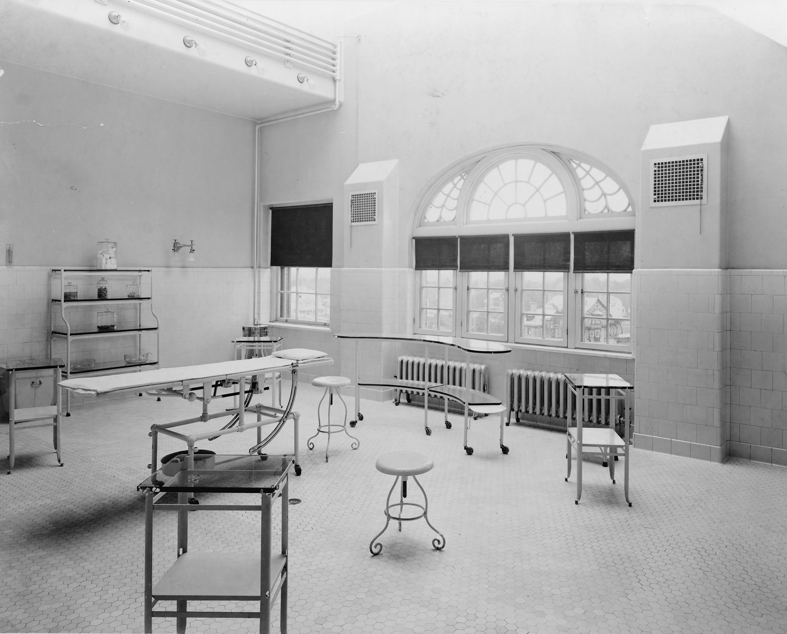 [Operating room in Ellis Island(?) Hospital], c1909. — historic photograph