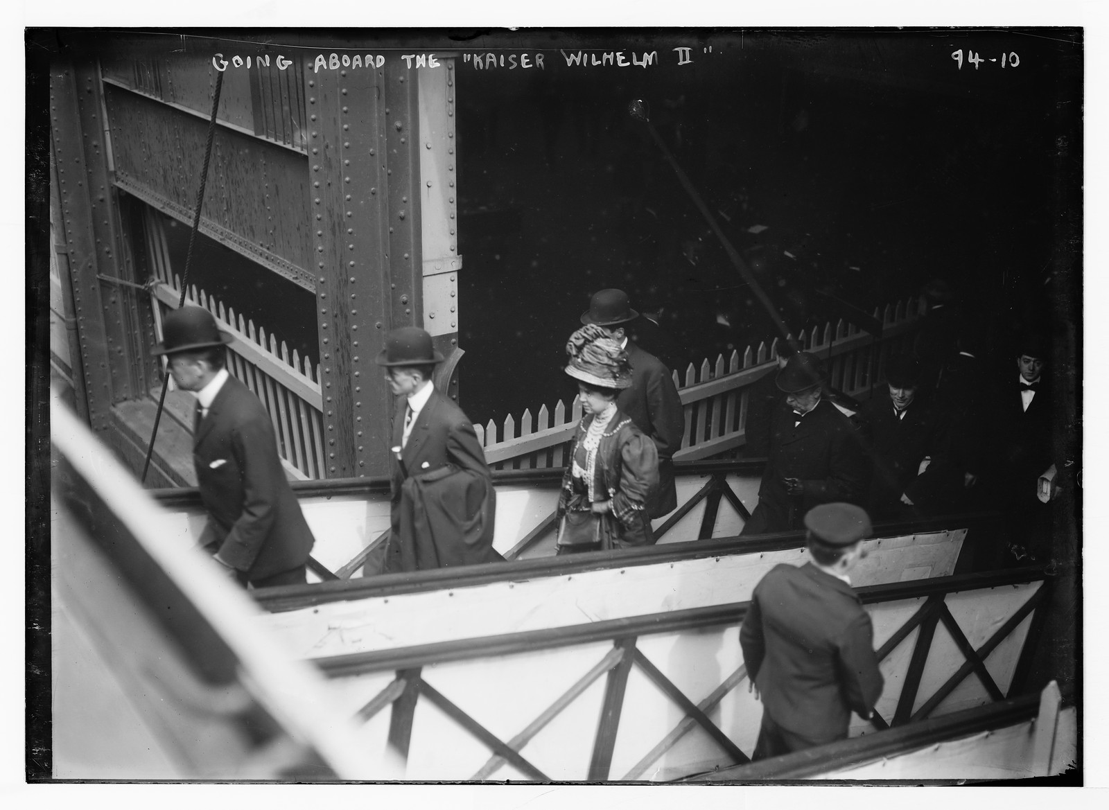Passengers boarding boat "Kaiser Wilhelm II", New York, n/a — historic photograph