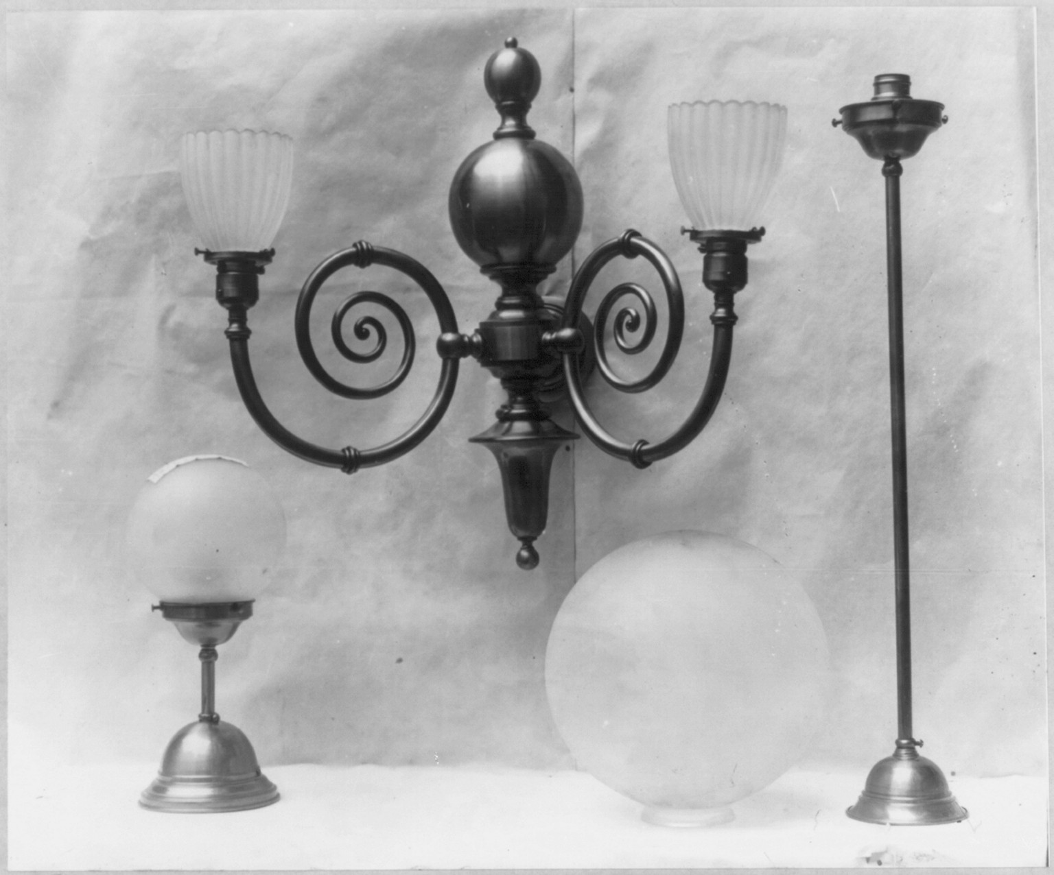 Library of Congress, Wash., D.C. (Main Bldg): Decorations (light fixtures) — historic photograph