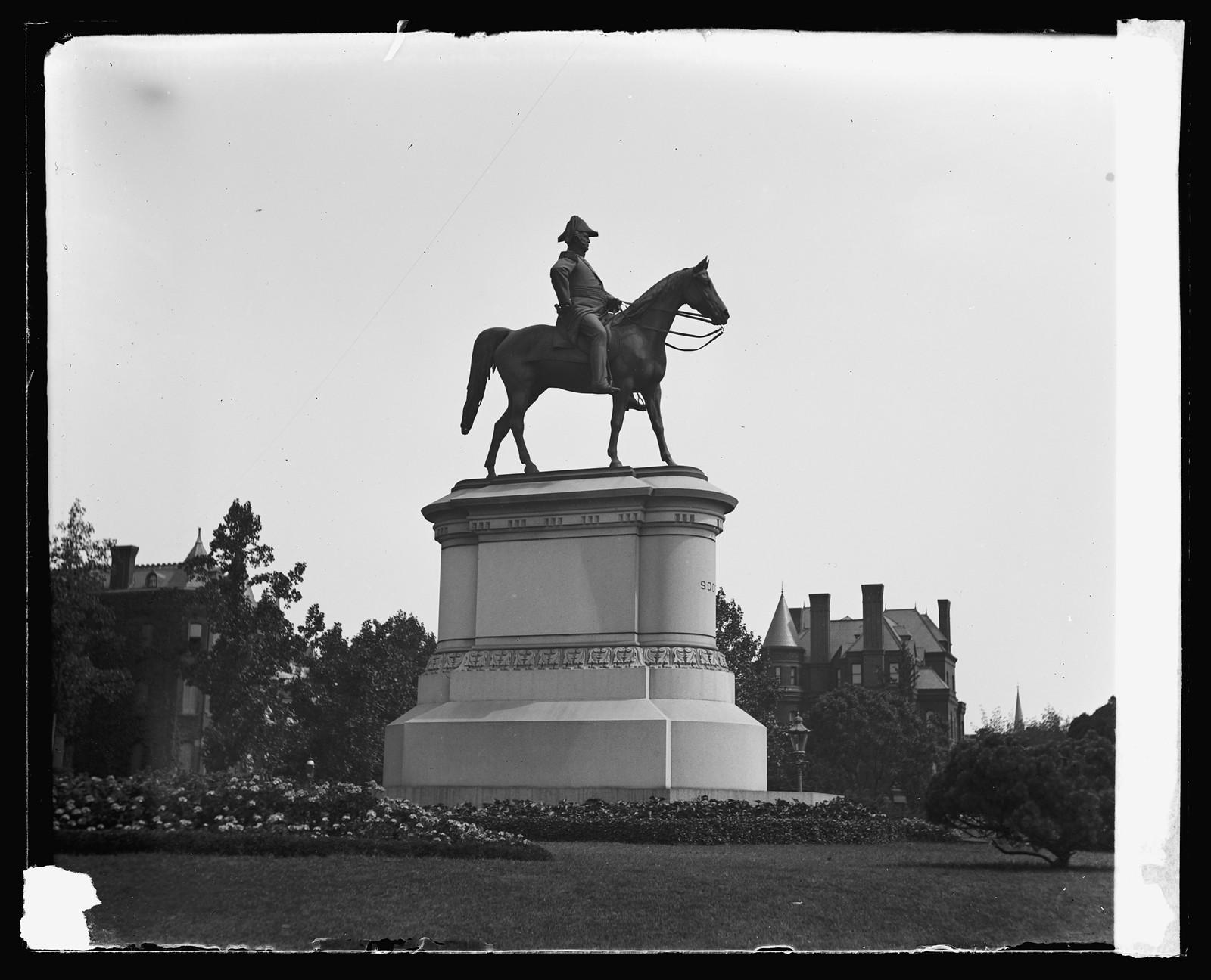 Scott statue, Scott Circle [Washington, D.C.], [between 1918 and 1920] — historic photograph