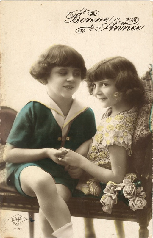 Bonne Année New Year postcard of two girls — vintage postcard