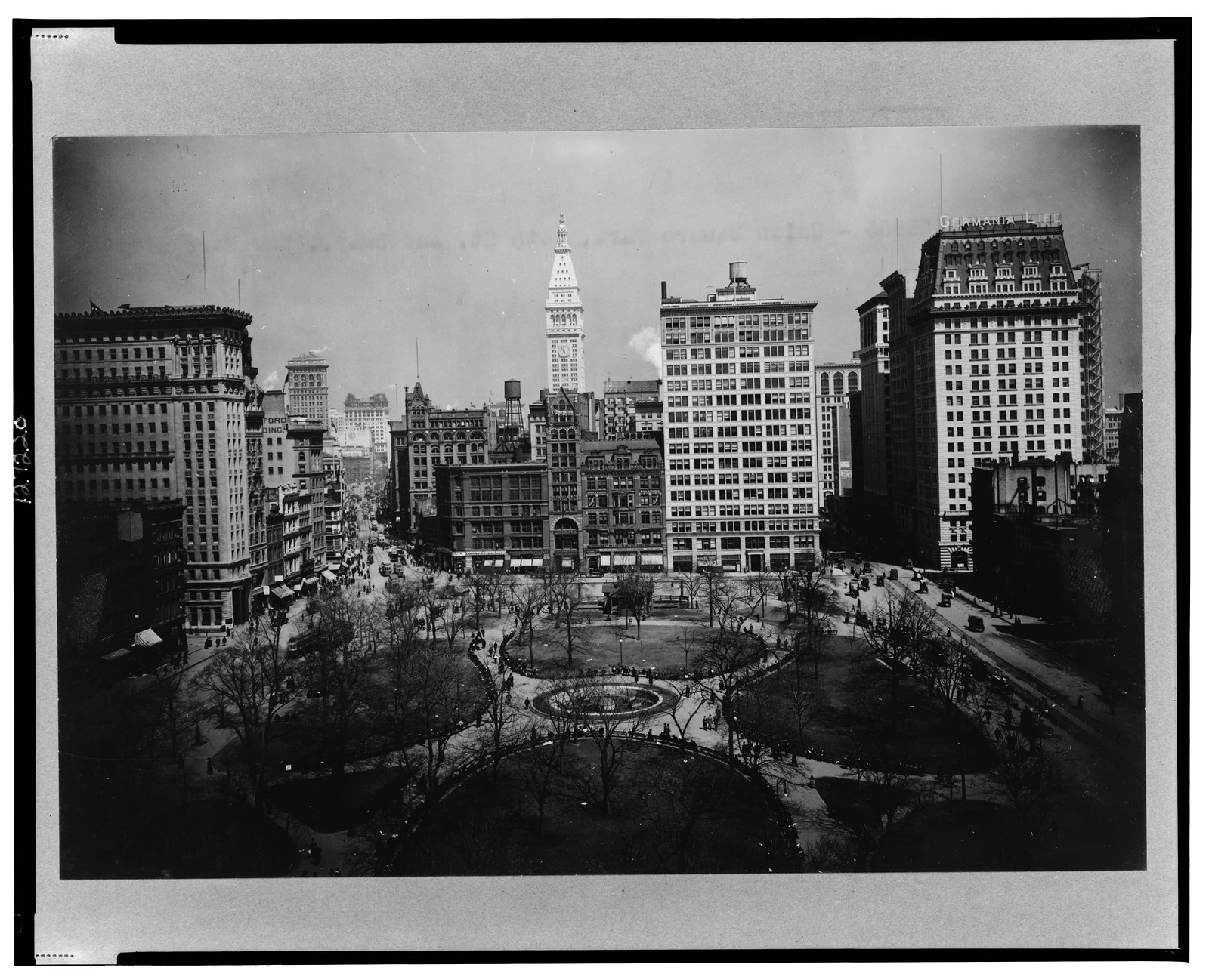 [View of Union Square, New York City, showing park and surrounding buildings], c1911. — historic photograph
