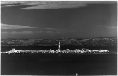 [Bird's-eye view of Treasure Island seen from San Francisco]