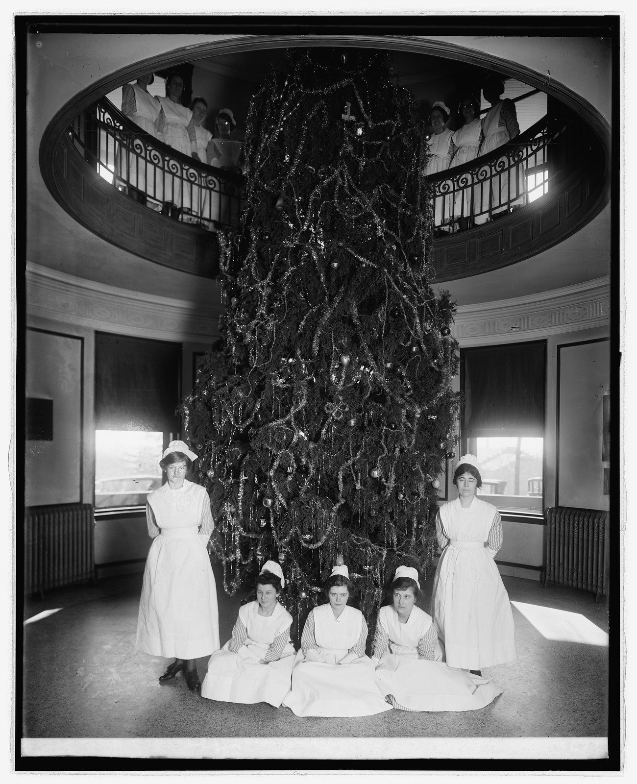 Garfield Hospital, [Washington, D.C.], Christmas tree, [between 1921 and 1922] — historic photograph