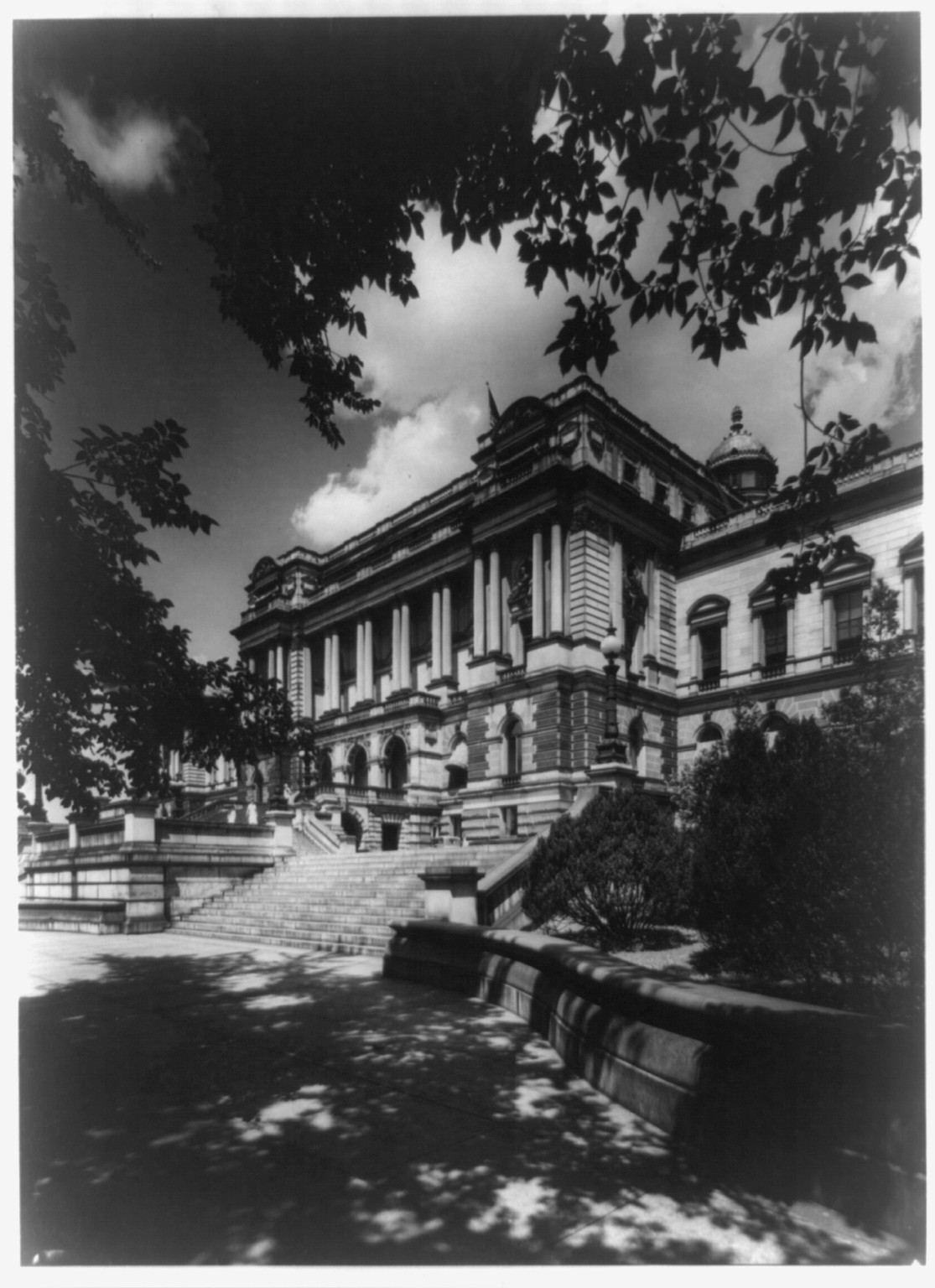 [Library of Congress Thomas Jefferson Building, exterior front, showing stairway], c1933. — historic photograph