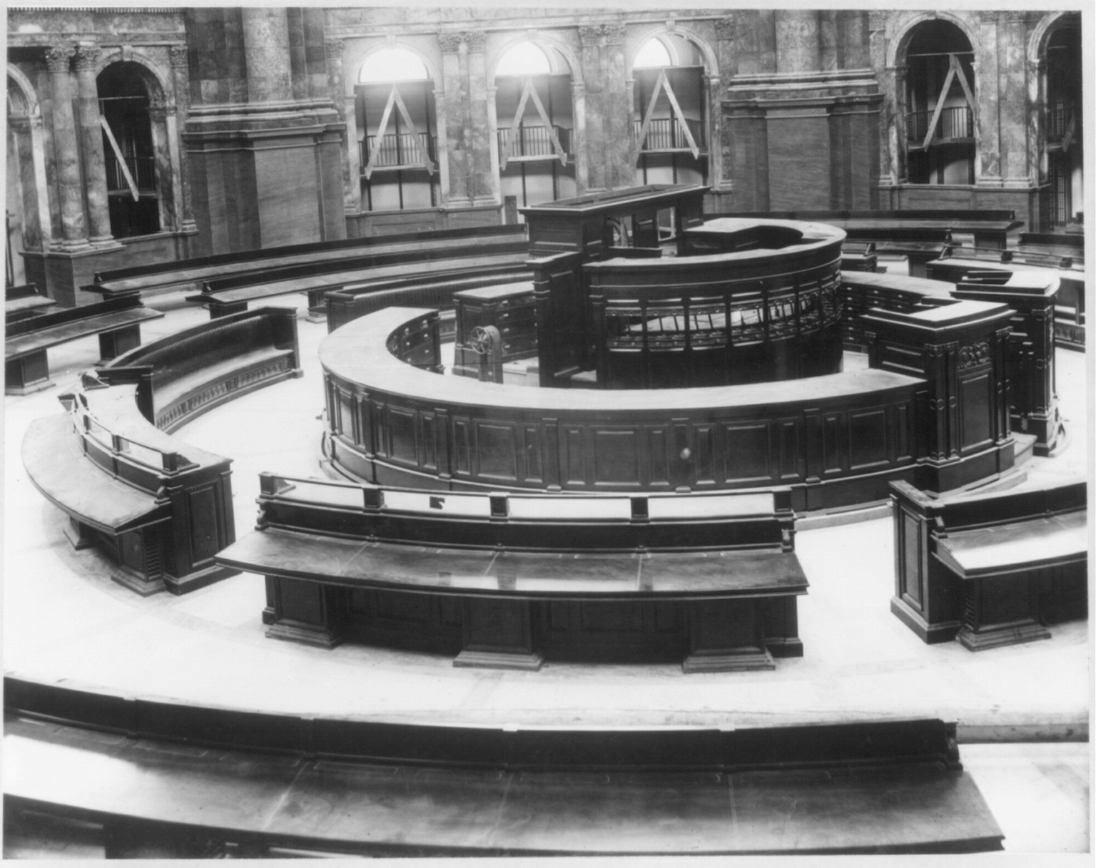 [Main Reading Room of the Library of Congress under construction], [between 1890 and 1910] — historic photograph