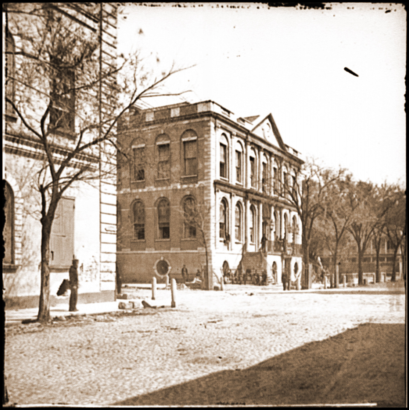 Charleston S.C. City Hall (80 Broad Street), 1865 — historic photograph