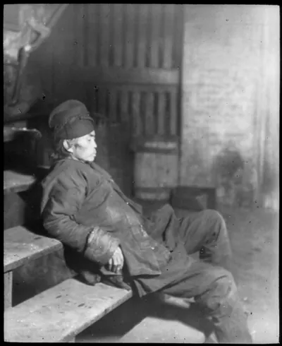 [Lantern slide of Chinatown scene, ca. 1896, by Arnold Genthe]
