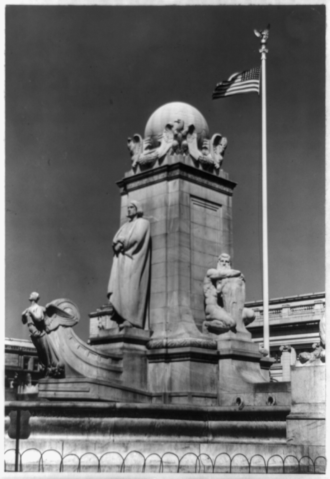 [Columbus Fountain, Washington, D.C.], [1942] — historic photograph